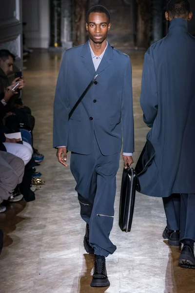 Look 2